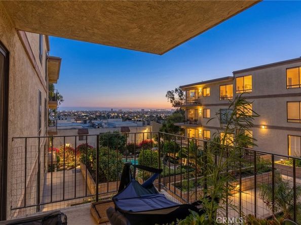 2722 20th, Signal Hill CA 90755