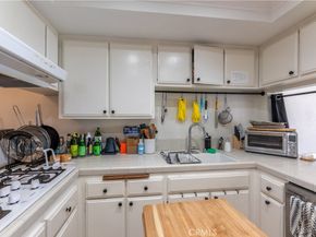 2722 20th, Signal Hill CA 90755