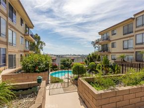 2722 20th, Signal Hill CA 90755