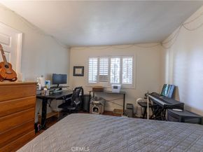 2722 20th, Signal Hill CA 90755