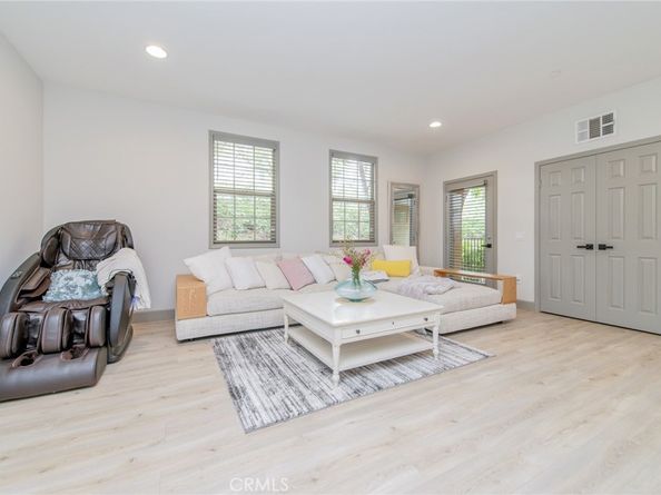 151 Silverado, Irvine CA 92618