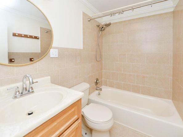 729 10th St 2F, Secaucus NJ 07094