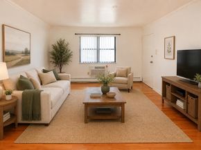 729 10th St 2F, Secaucus NJ 07094