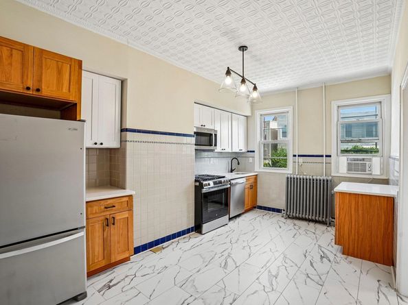 310 25th St, Union City NJ 07087