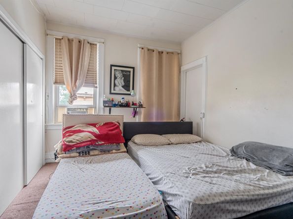 6910 Jackson St, Guttenberg NJ 07093