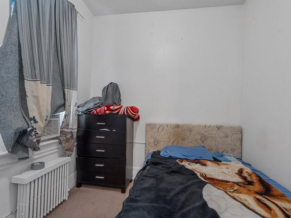 6910 Jackson St, Guttenberg NJ 07093