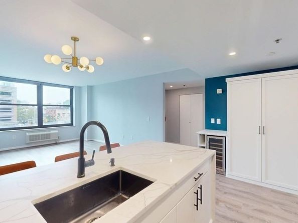 102 Christopher Columbus Dr 304, Jersey City NJ 07302