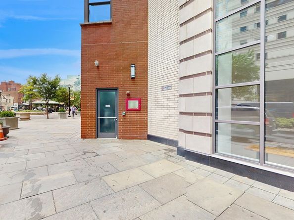102 Christopher Columbus Dr 304, Jersey City NJ 07302