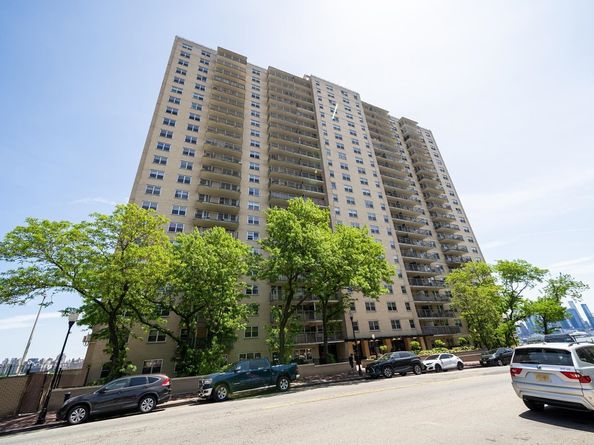 6600 Blvd East 11E, West New York NJ 07093