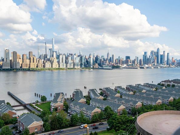 6600 Blvd East 11E, West New York NJ 07093