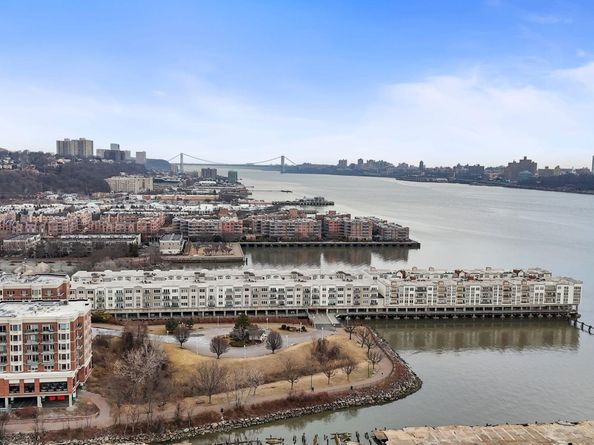 344 The Promenade 344, Edgewater NJ 07020