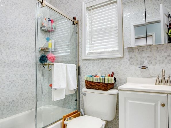 69 West 19th St, Bayonne NJ 07002