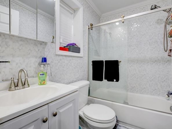 69 West 19th St, Bayonne NJ 07002