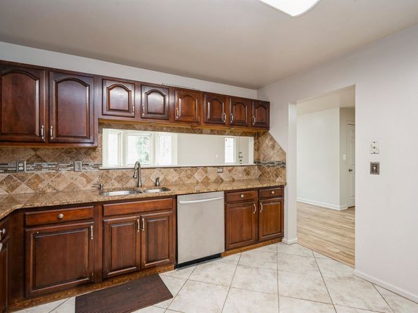 16 Cypress St, Jersey City NJ 07305