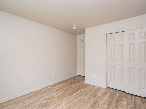 16 Cypress St, Jersey City NJ 07305