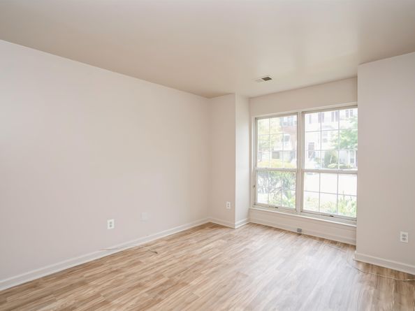 16 Cypress St, Jersey City NJ 07305