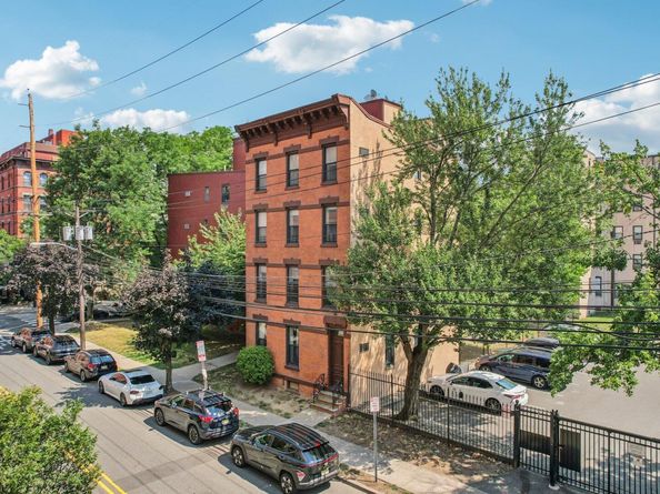263 10th St 1E, Jersey City NJ 07302
