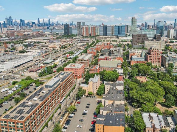 263 10th St 1E, Jersey City NJ 07302