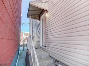 21 Freedom Pl, Jersey City NJ 07305