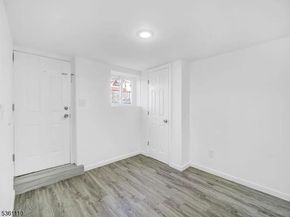 21 Freedom Pl, Jersey City NJ 07305