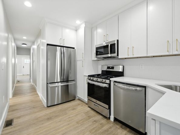 125 Custer Ave, Jersey City NJ 07305