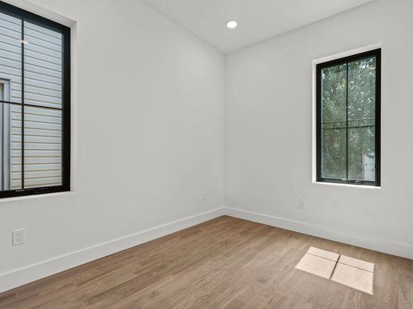 41 47th St, Weehawken NJ 07086
