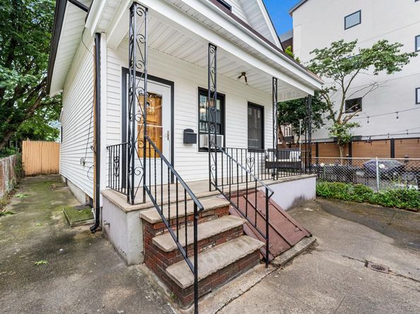 206 Bergenline Ave, Union City NJ 07087