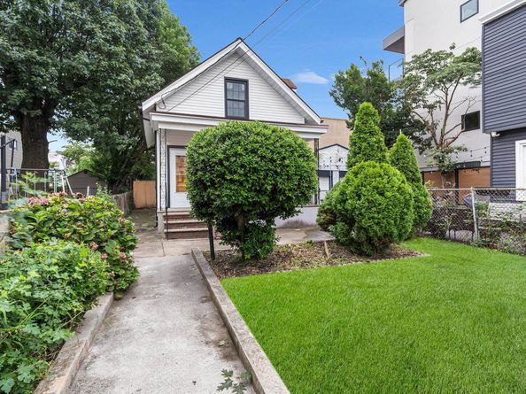 206 Bergenline Ave, Union City NJ 07087