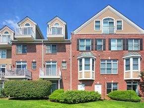 406 Newburgh Ct, West New York NJ 07093