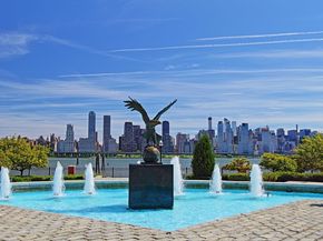 406 Newburgh Ct, West New York NJ 07093