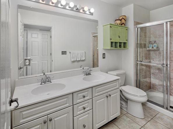 406 Newburgh Ct, West New York NJ 07093