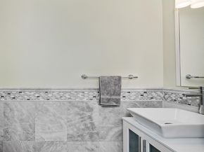 406 Newburgh Ct, West New York NJ 07093