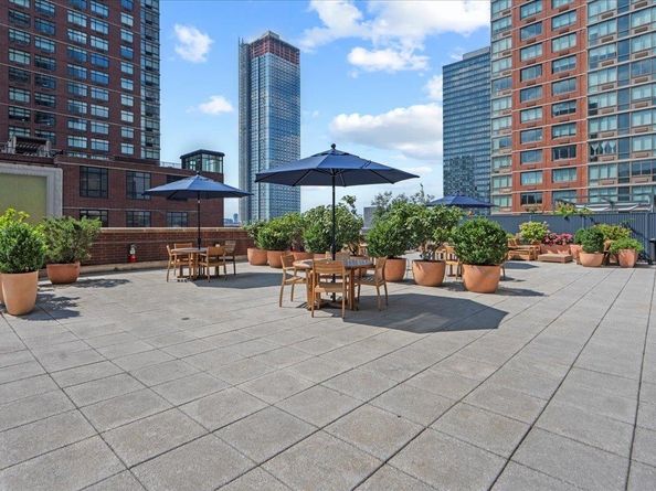 389 Washington St 34E, Jersey City NJ 07302