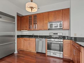 389 Washington St 34E, Jersey City NJ 07302