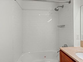 389 Washington St 34E, Jersey City NJ 07302
