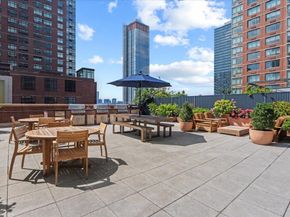 389 Washington St 34E, Jersey City NJ 07302