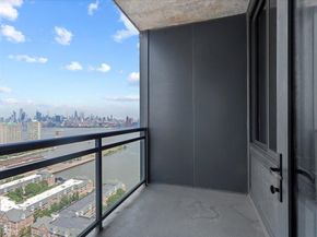 389 Washington St 34E, Jersey City NJ 07302
