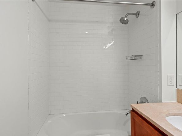 389 Washington St 34E, Jersey City NJ 07302