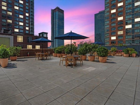389 Washington St 34E, Jersey City NJ 07302