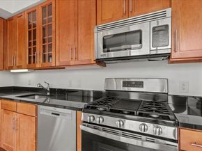 389 Washington St 34E, Jersey City NJ 07302