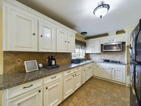 9117 Richland Drive, Houston TX 77078