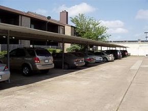 6633 W Airport Boulevard 812, Houston TX 77035
