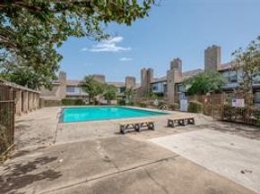 6633 W Airport Boulevard 812, Houston TX 77035