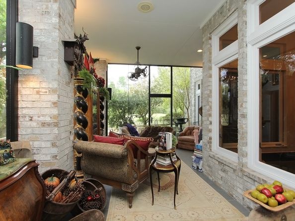 2726 N Southern Oaks Drive, Houston TX 77068
