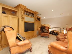 2726 N Southern Oaks Drive, Houston TX 77068
