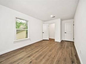 33 Kittiwake Court, The Woodlands TX 77380