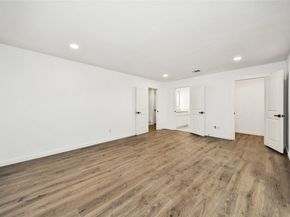 33 Kittiwake Court, The Woodlands TX 77380