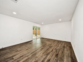 33 Kittiwake Court, The Woodlands TX 77380
