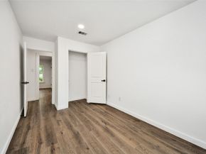 33 Kittiwake Court, The Woodlands TX 77380