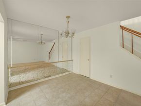 9662 Westview Drive 5, Houston TX 77055